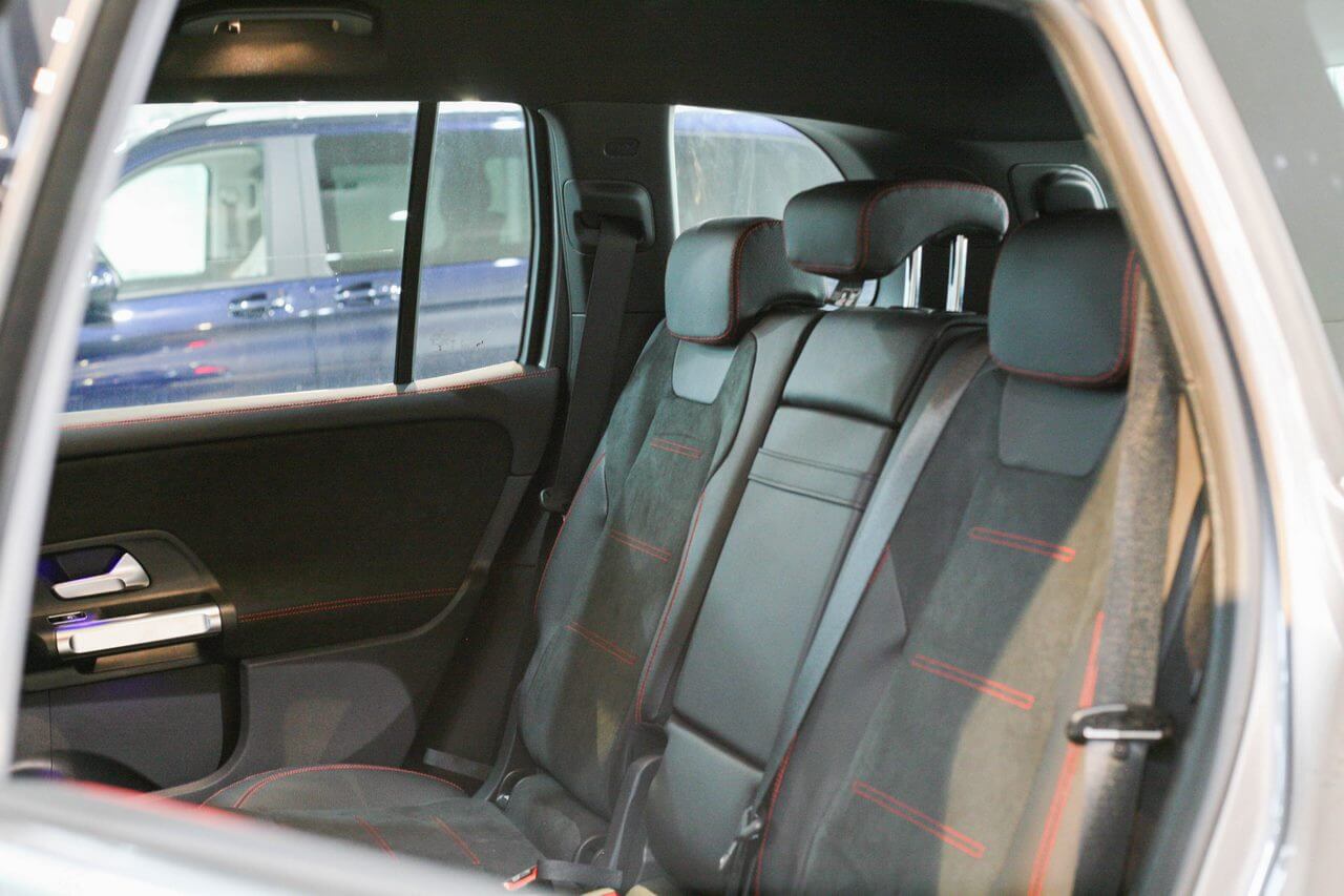 Nội thất Mercedes-Benz GLB 200 AMG - Hàng ghế ngồi êm ái